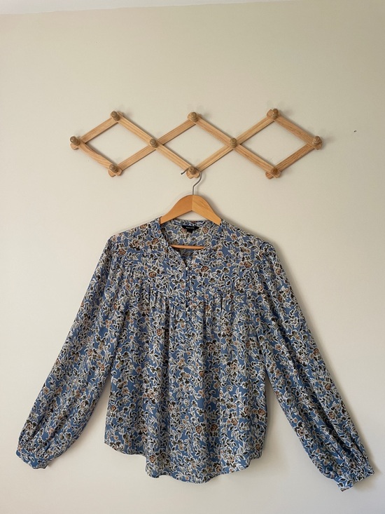 RW&CO. Tops - RW&CO. Blue Floral Button-Front Blouse